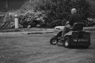Picture of a ride on lawn mower.
